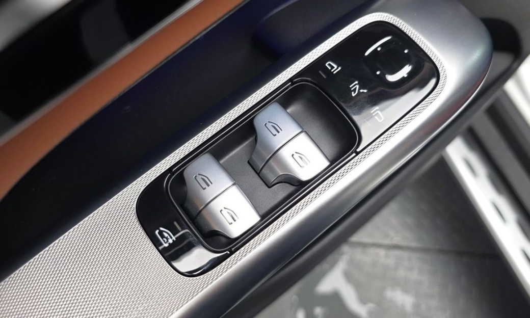 Mercedes-Benz GLC-Class GLC300 4MATIC Avnatgarde Coupe, 2025