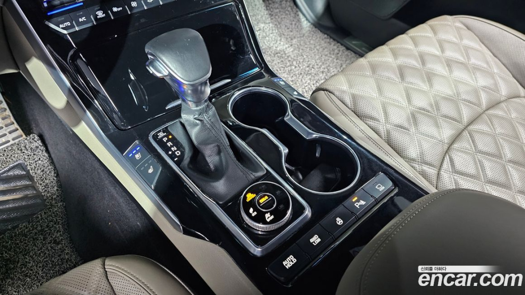 Kia Mohave Diesel 3.0 4WD 6-Seater, 2022