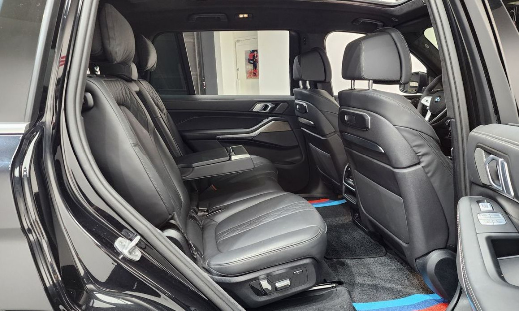 BMW X7 xDrive 40i Design Pure Excellence 7-Seater, 2024
