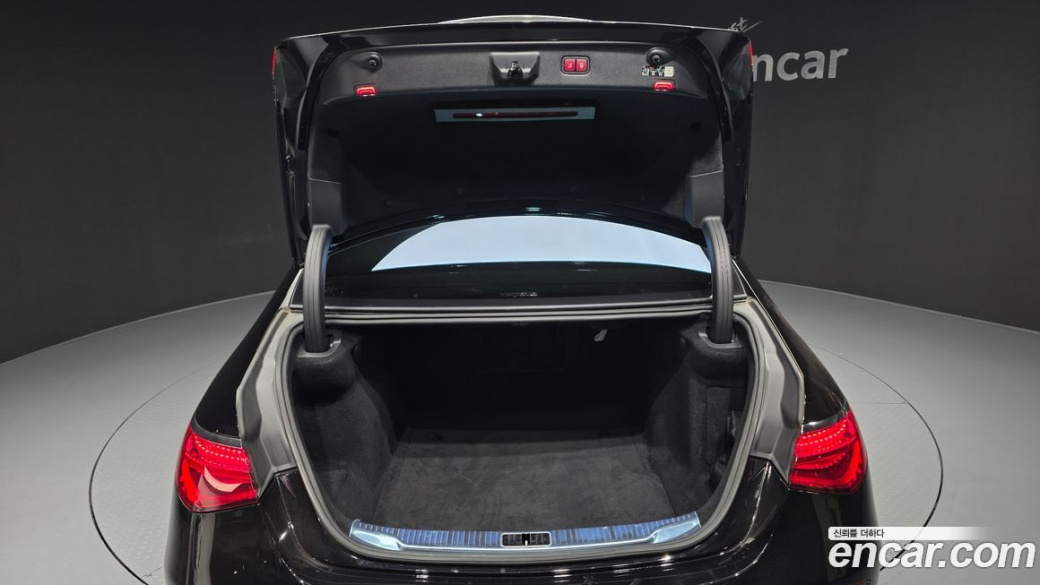 Mercedes-Benz S-Class Maybach S580 4MATIC, 2023