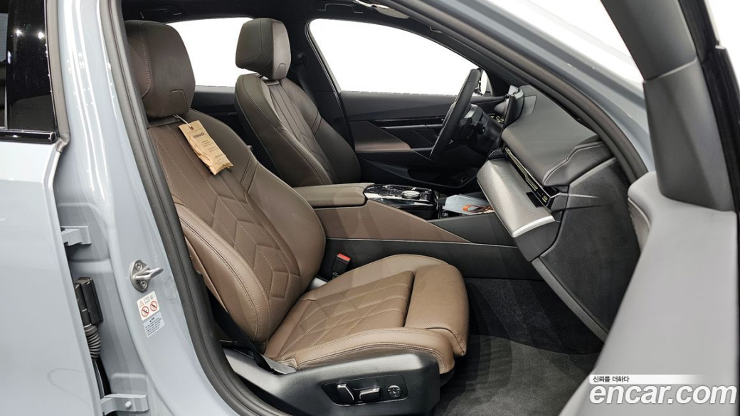 BMW 5-Series 520i M Sport, 2024