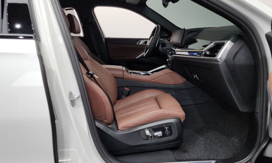 BMW X6 xDrive40i M Sport, 2025