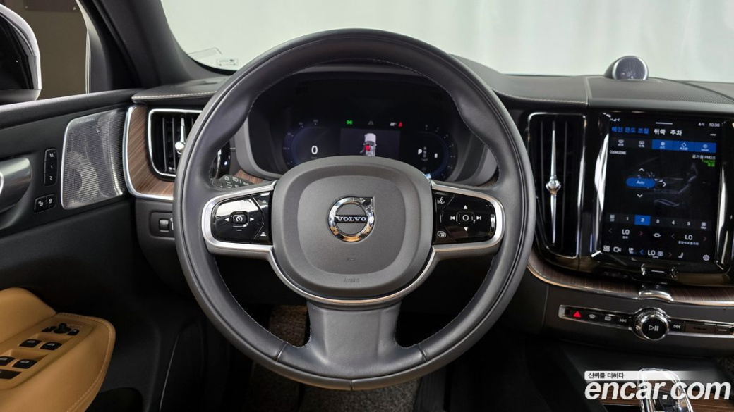 Volvo XC60 B5 Inscription, 2022