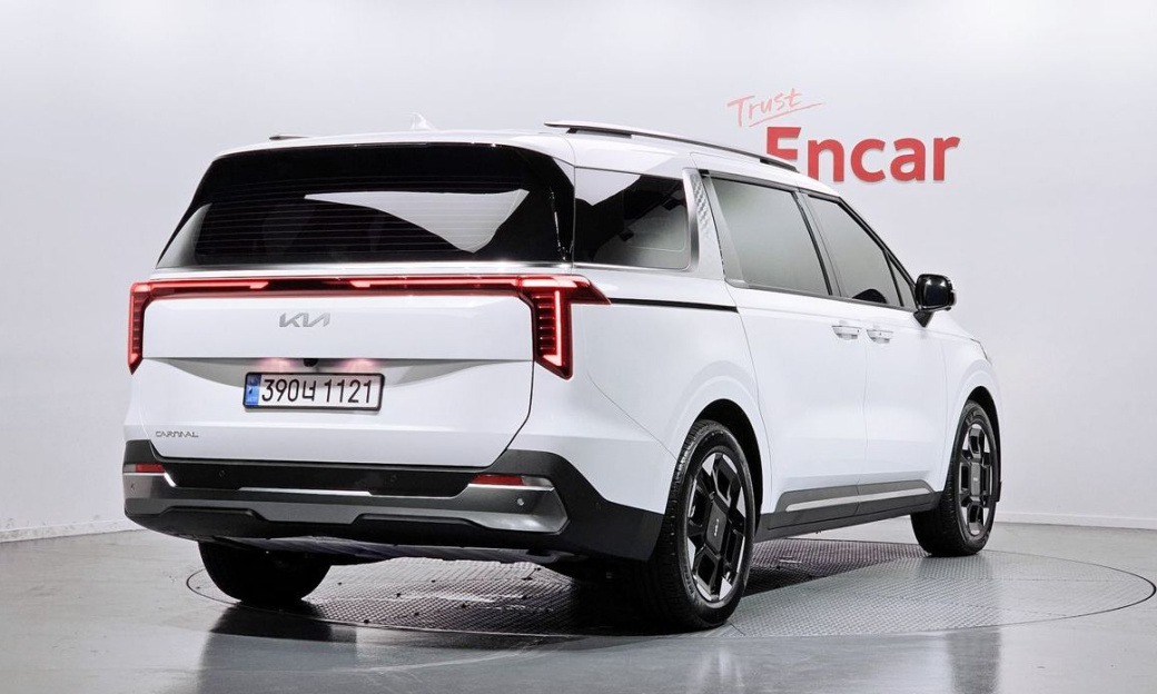 Kia Carnival 9-Seater Signature, 2025