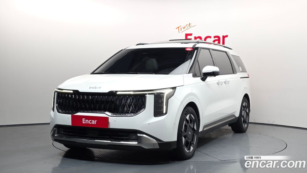 Kia Carnival 7-Seater Signature, 2024