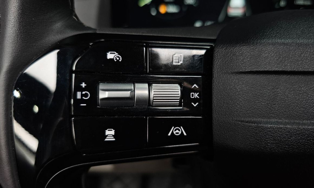 Kia Carnival 9-Seater Gravity, 2025
