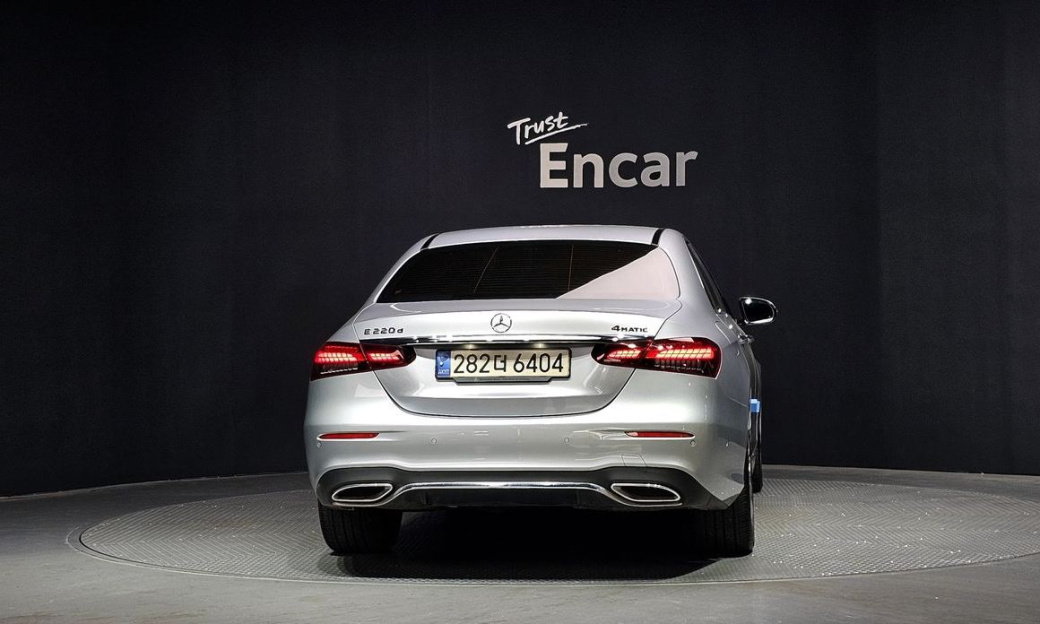 Mercedes-Benz E-Class E220d 4MATIC AMG Line, 2022