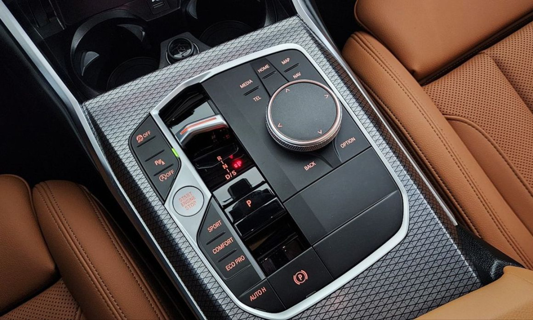 BMW 3-Series 320i M Sport, 2025