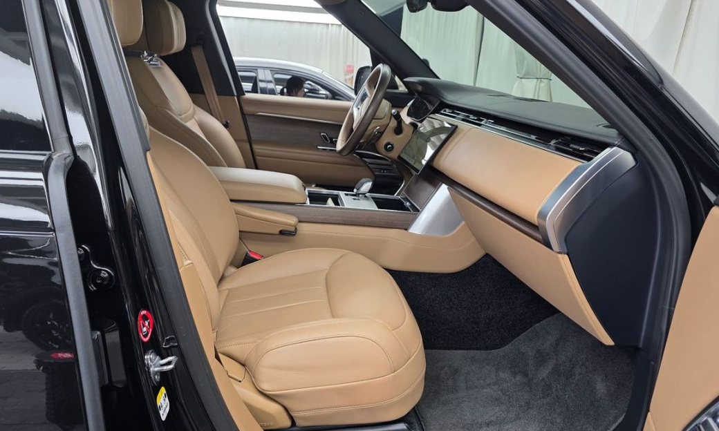 Land Rover Range Rover D350 Autobiography Long Wheel Base, 2024