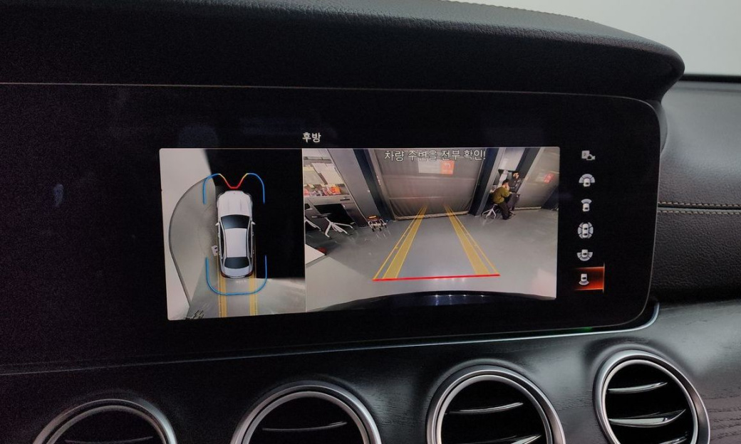 Mercedes-Benz E-Class E250 AMG Line, 2023