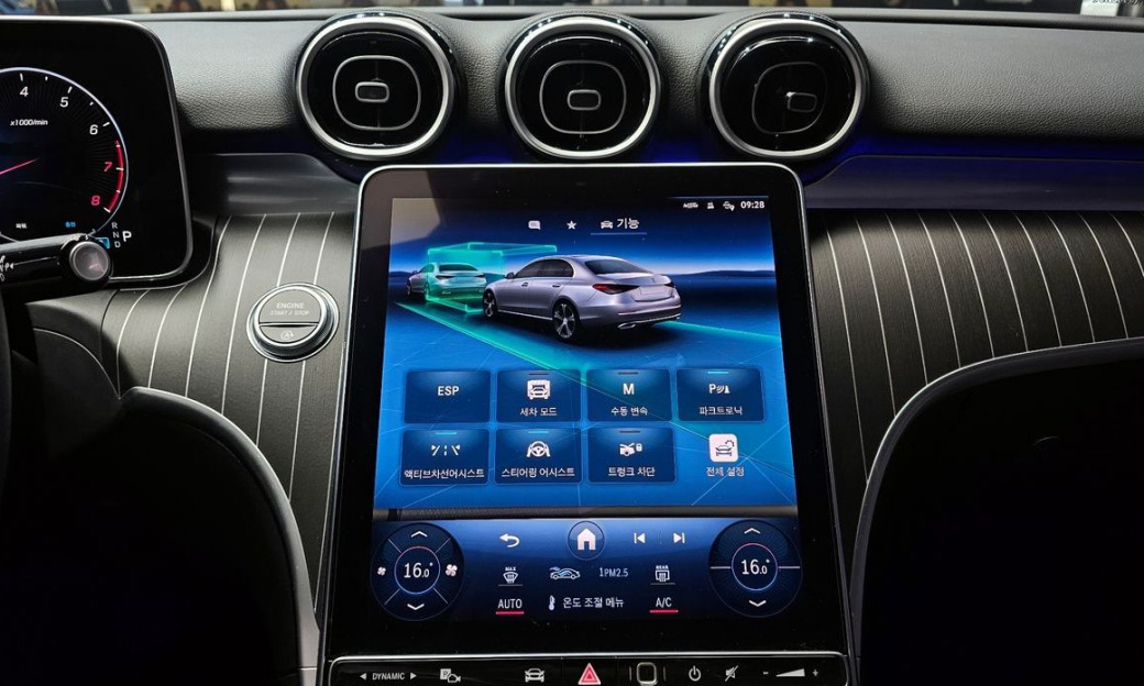Mercedes-Benz C-Class C300 4MATIC Avantgarde, 2024