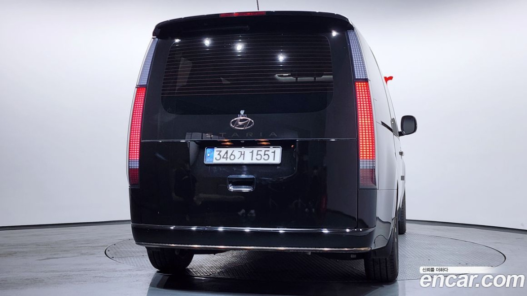 Hyundai Staria Lounge 7-Seater, 2022