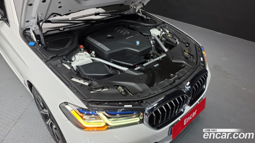 BMW 5-Series 530i M Sport Package, 2023
