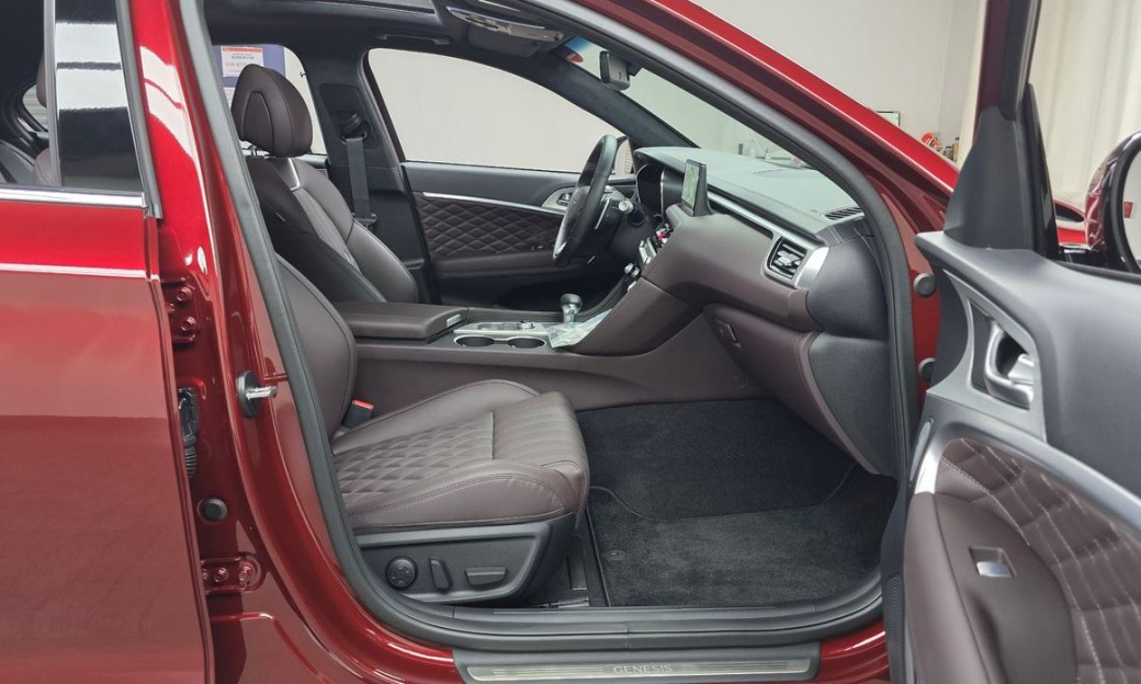 Genesis G70 Gasoline 2.5T 4WD, 2025