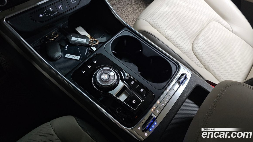 Kia Carnival 7-Seater Signature, 2024