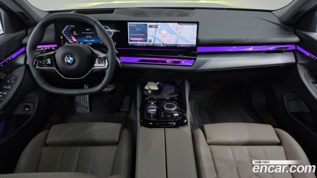 BMW 5-Series 520i, 2025