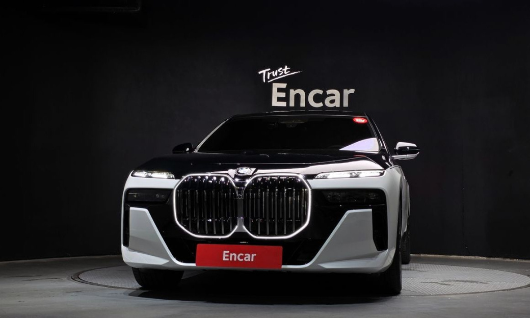 BMW 7-Series 740i xDrive M Sport, 2025
