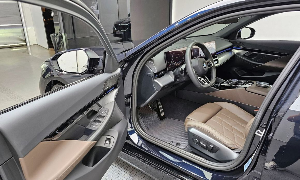 BMW 5-Series 520i M Sport, 2024