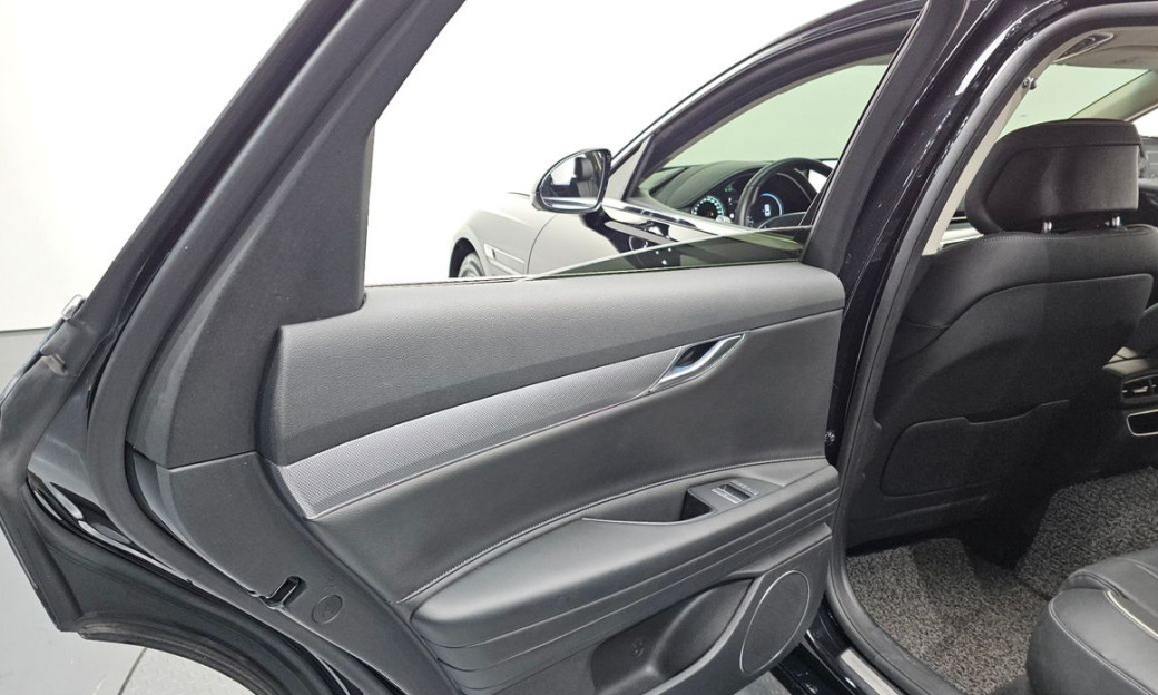 Genesis G80 Gasoline 2.5 Turbo AWD, 2023