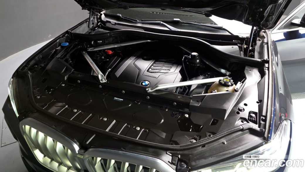 BMW X6 xDrive40i M Sport, 2022