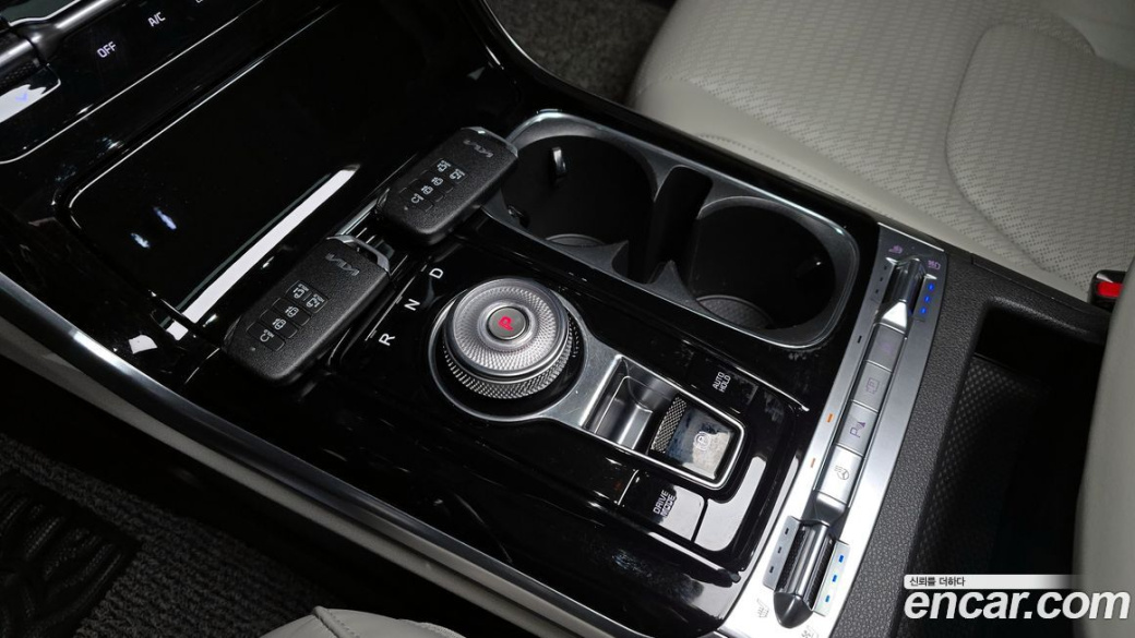 Kia Carnival 7-Seater Signature, 2023