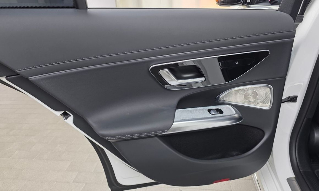 Mercedes-Benz E-Class E300 4MATIC AMG Line, 2025
