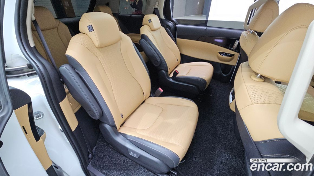 Kia Carnival 9-Seater Signature, 2023