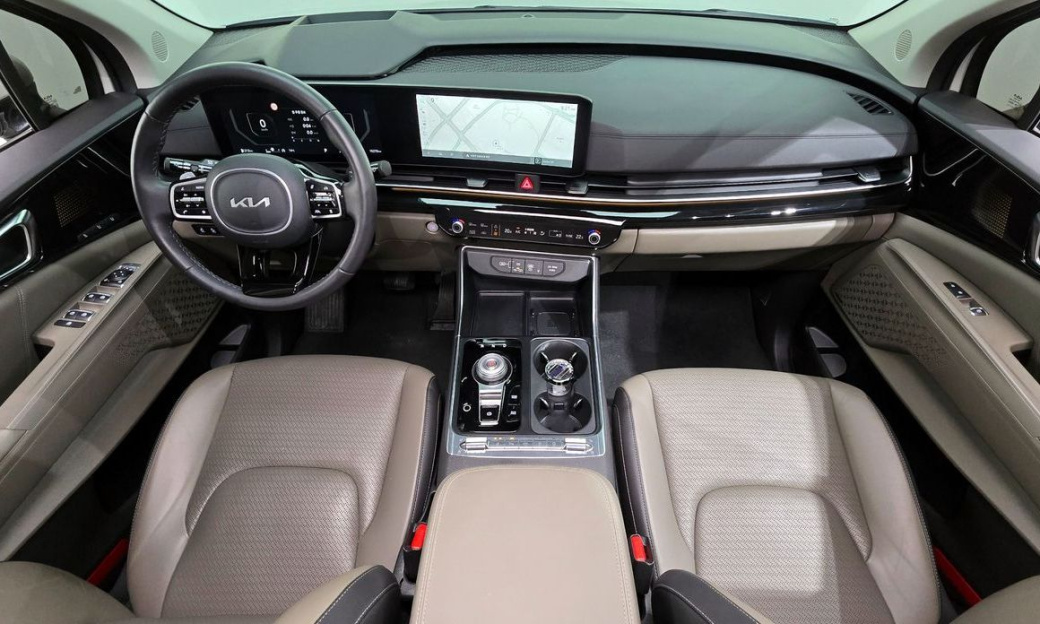 Kia Carnival 7-Seater Signature, 2024