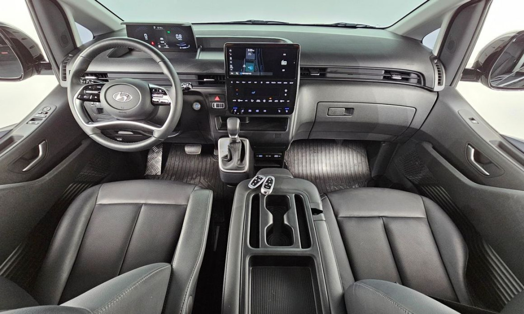Hyundai Staria Tourer 9-Seater, 2024