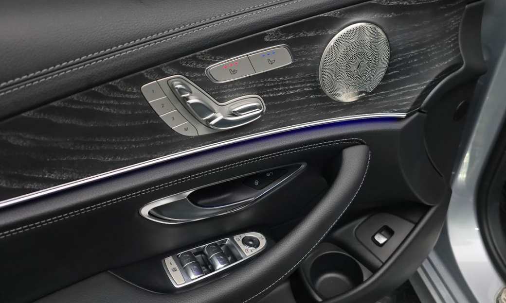 Mercedes-Benz E-Class E350 4MATIC AMG Line, 2022