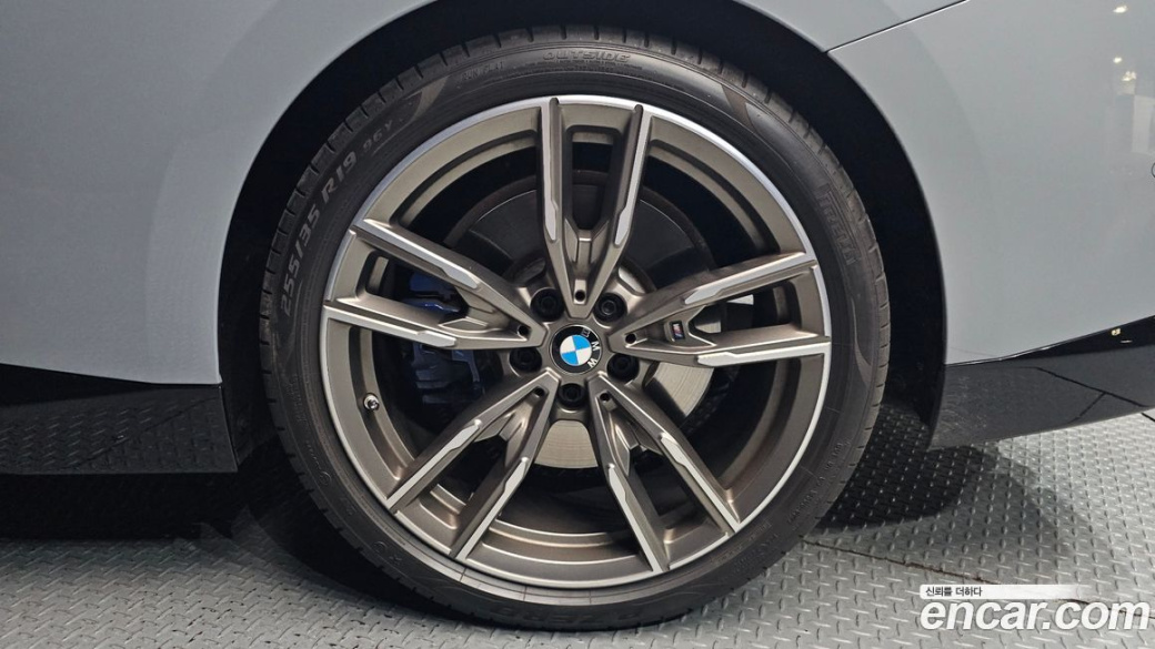 BMW 2-Series M240i xDrive Coupe, 2023