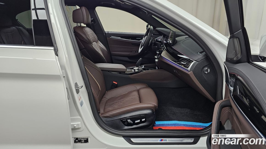 BMW 5-Series 530i M Sport Package, 2023