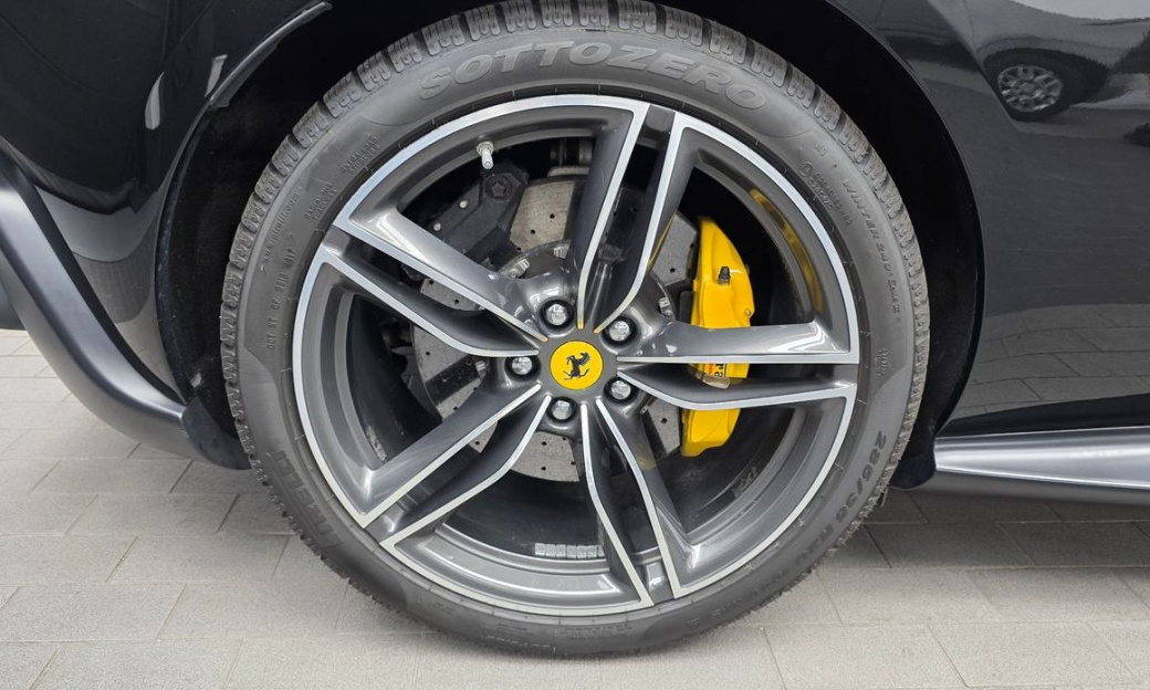 Ferrari Roma 3.9, 2021