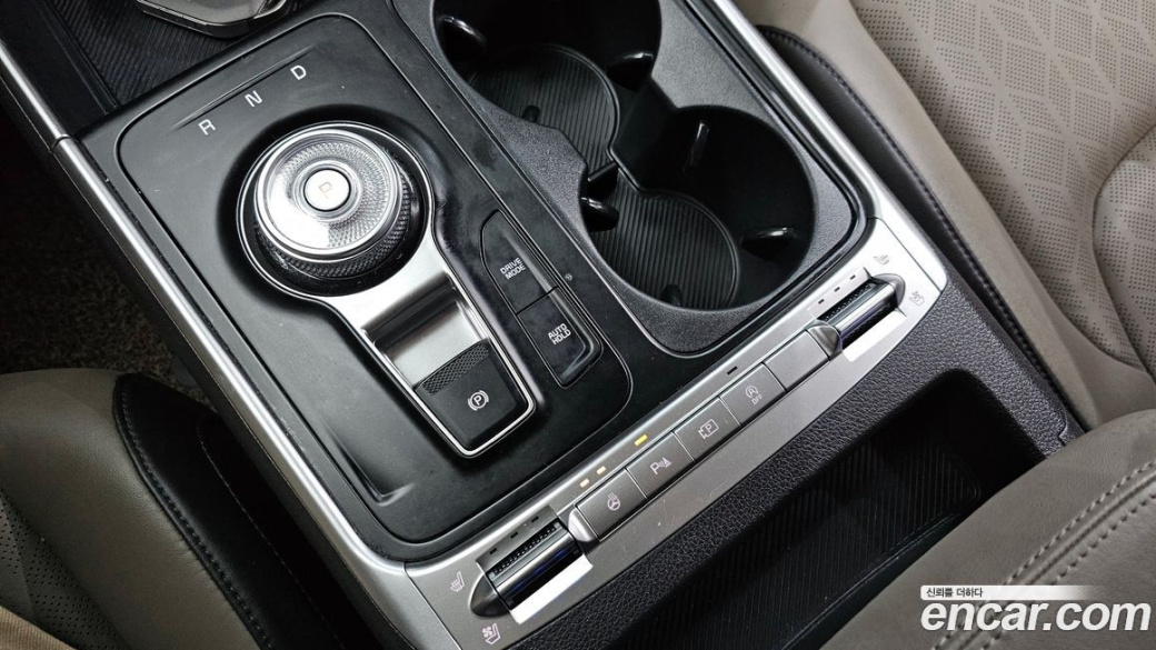 Kia Carnival 9-Seater Prestige, 2024