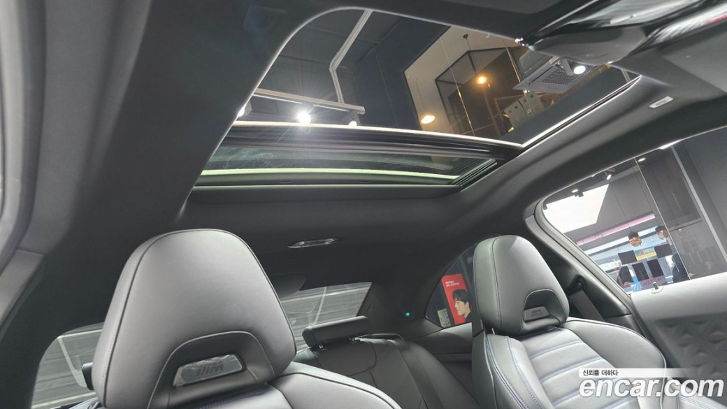 BMW 2-Series M240i xDrive Online Exclusive Coupe, 2023