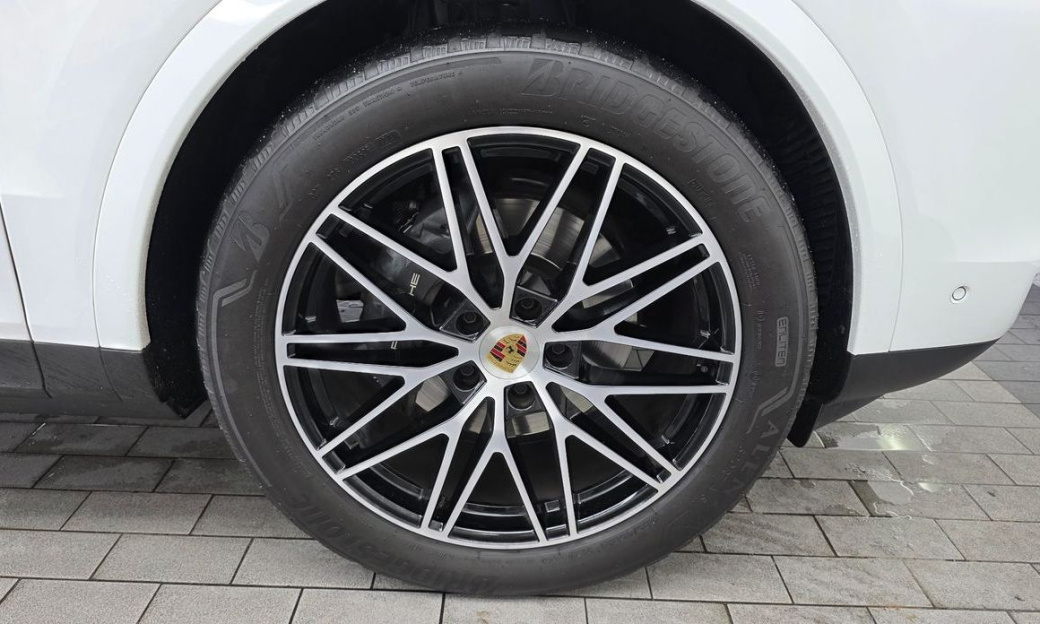 Porsche Cayenne 3.0, 2024