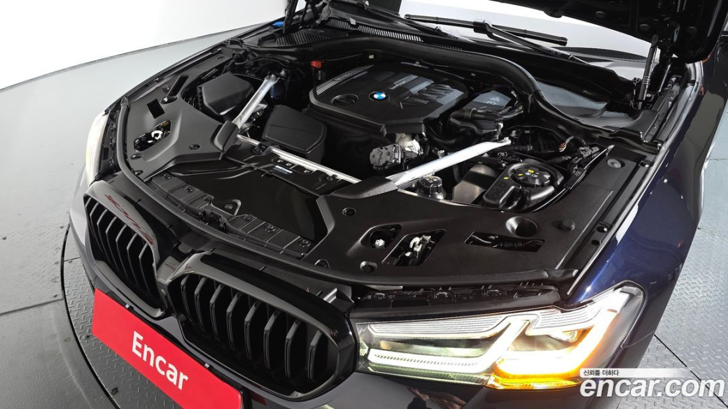BMW 5-Series 523d M Sport, 2023