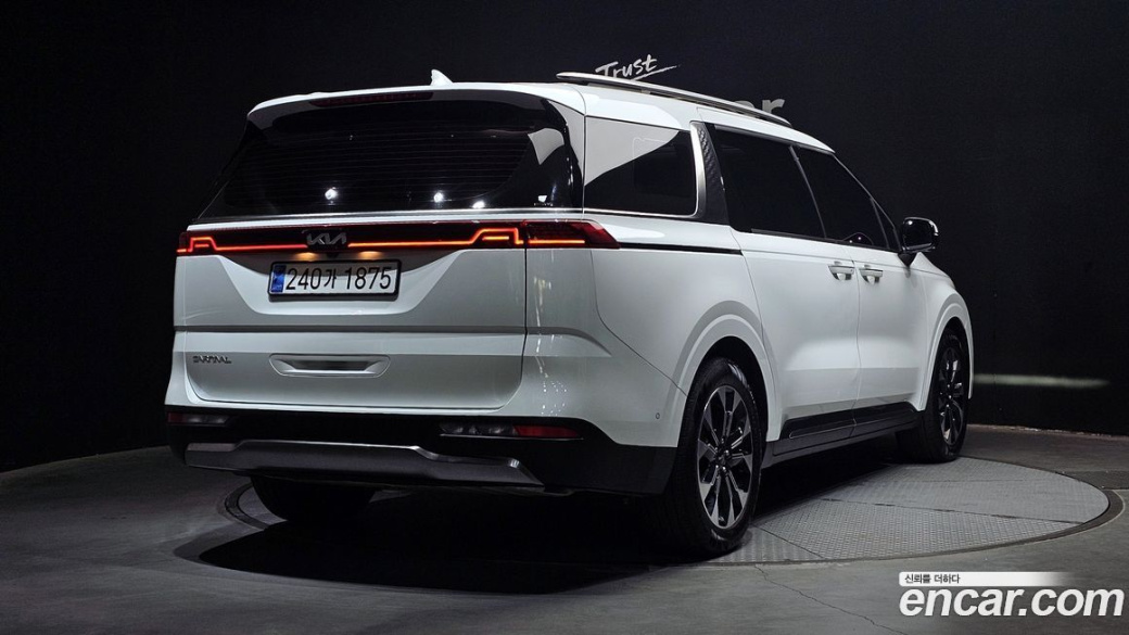 Kia Carnival 9-Seater Signature, 2023