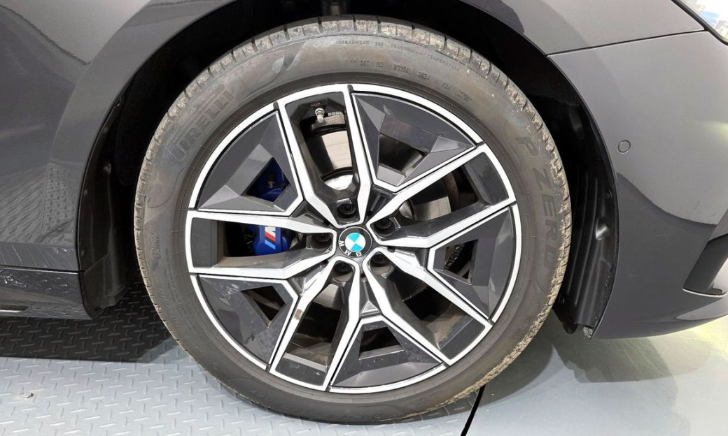 BMW 5-Series 520i M Sport, 2025