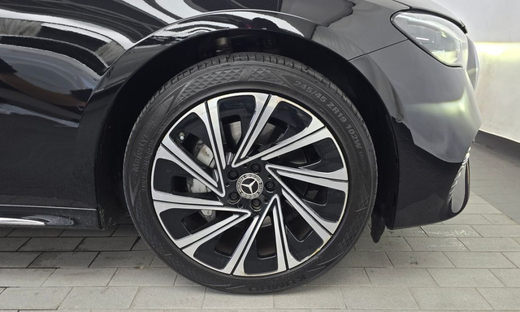 Mercedes-Benz E-Class E300 4MATIC Exclusive, 2024
