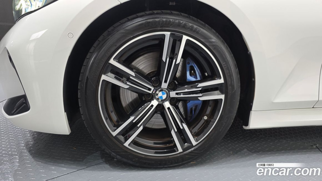 BMW 3-Series 320i M Sport, 2023