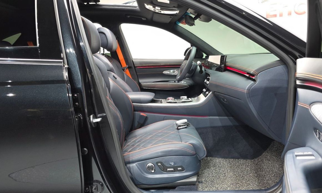 Genesis GV70 2.5T Gasoline AWD, 2025