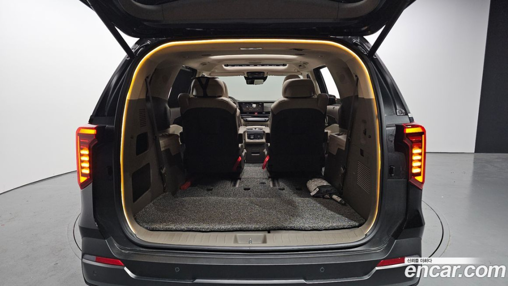 Kia Carnival 7-Seater Gravity, 2025