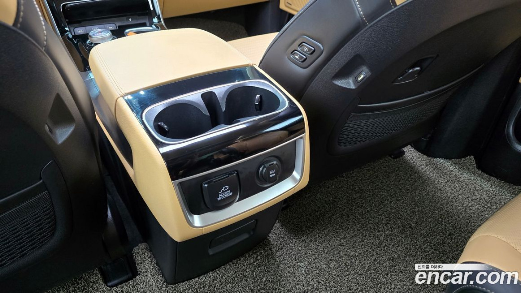 Kia Carnival 9-Seater Signature, 2023