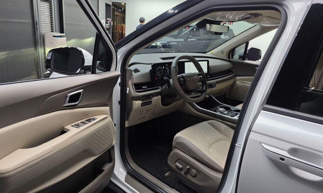 Kia Carnival 9-Seater Noblesse, 2025