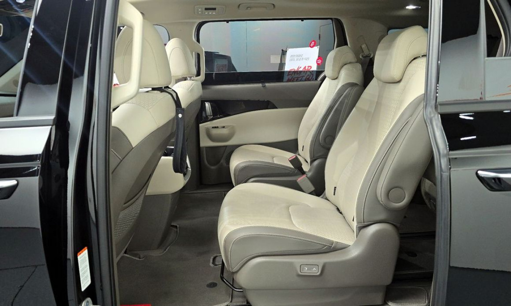 Kia Carnival 9-Seater Gravity, 2025