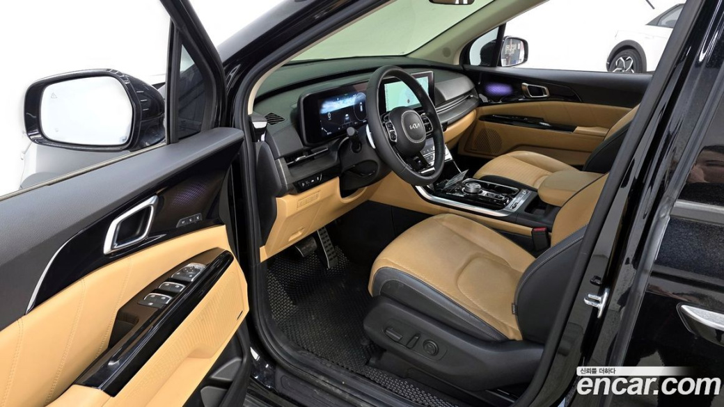 Kia Carnival 9-Seater Signature, 2023