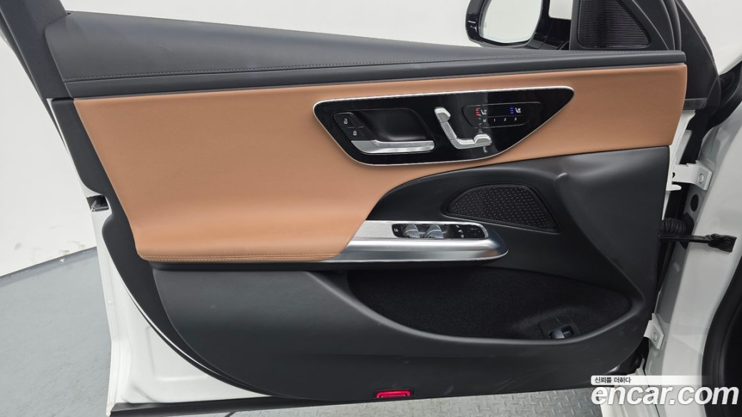 Mercedes-Benz E-Class E200 Avantgarde, 2024
