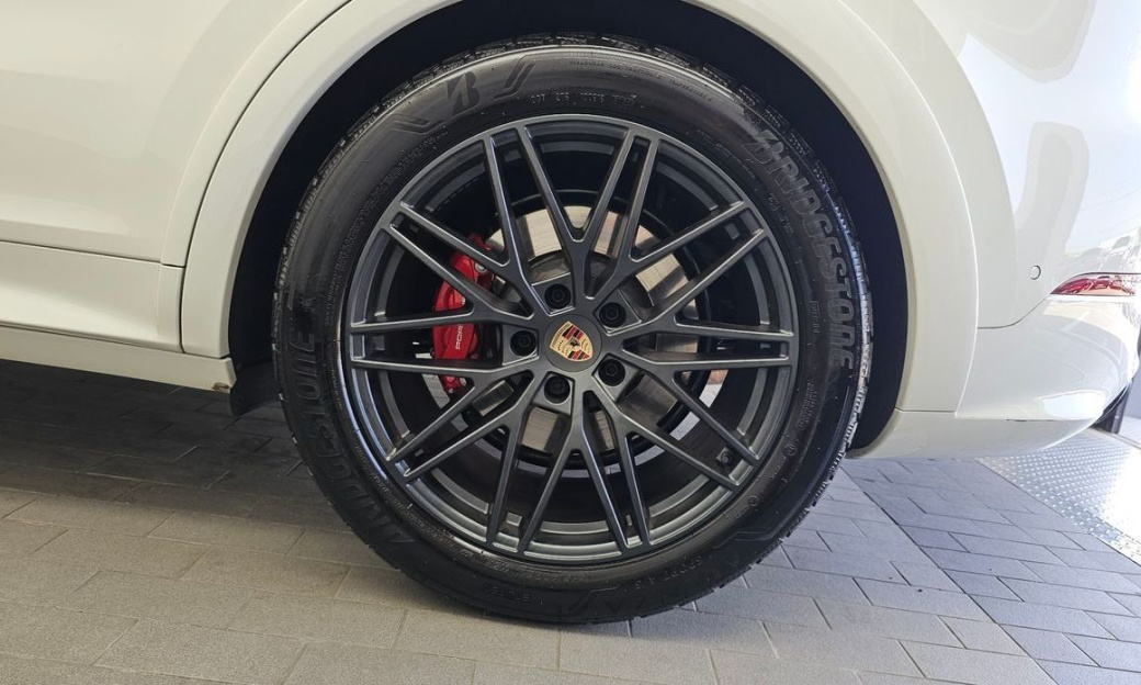 Porsche Cayenne 4.0 GTS Coupe, 2025