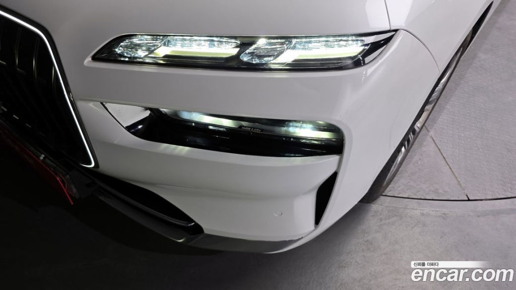 BMW 7-Series 740i sDrive Design Pure Excellence, 2023